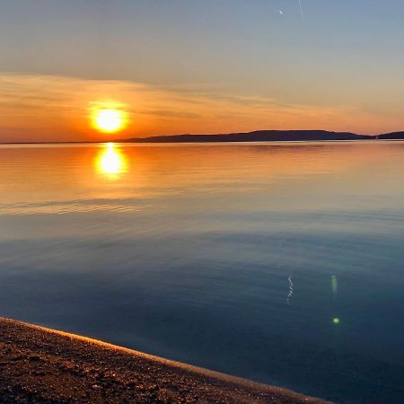 Tieff Apartmanhaz Balatonmariafuerdo Hullamtelep Balatonkeresztúr Extérieur photo