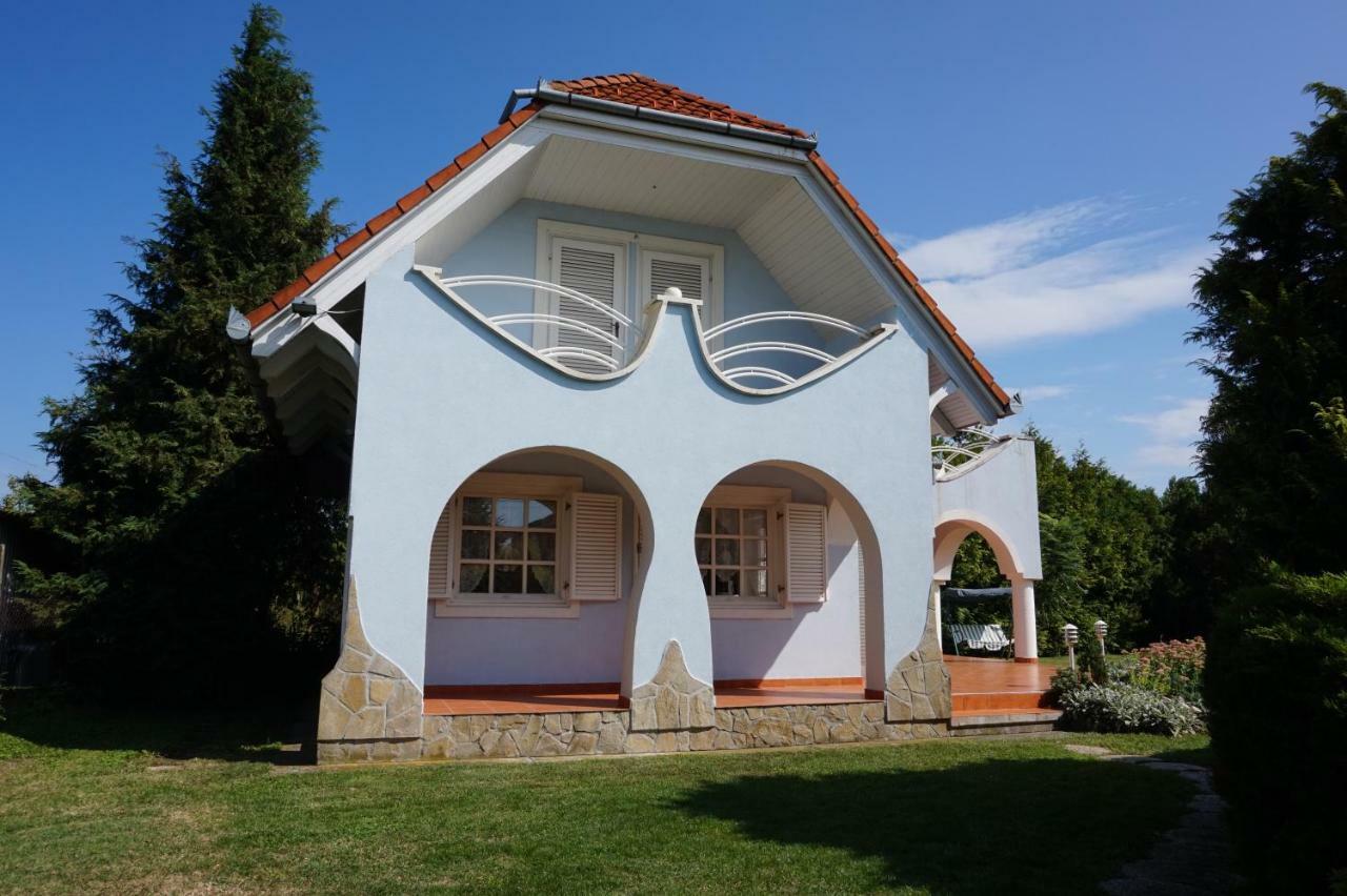 Tieff Apartmanhaz Balatonmariafuerdo Hullamtelep Balatonkeresztúr Extérieur photo