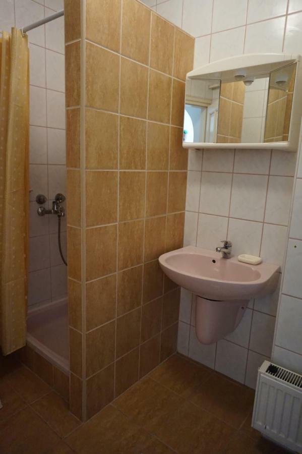 Tieff Apartmanhaz Balatonmariafuerdo Hullamtelep Balatonkeresztúr Extérieur photo
