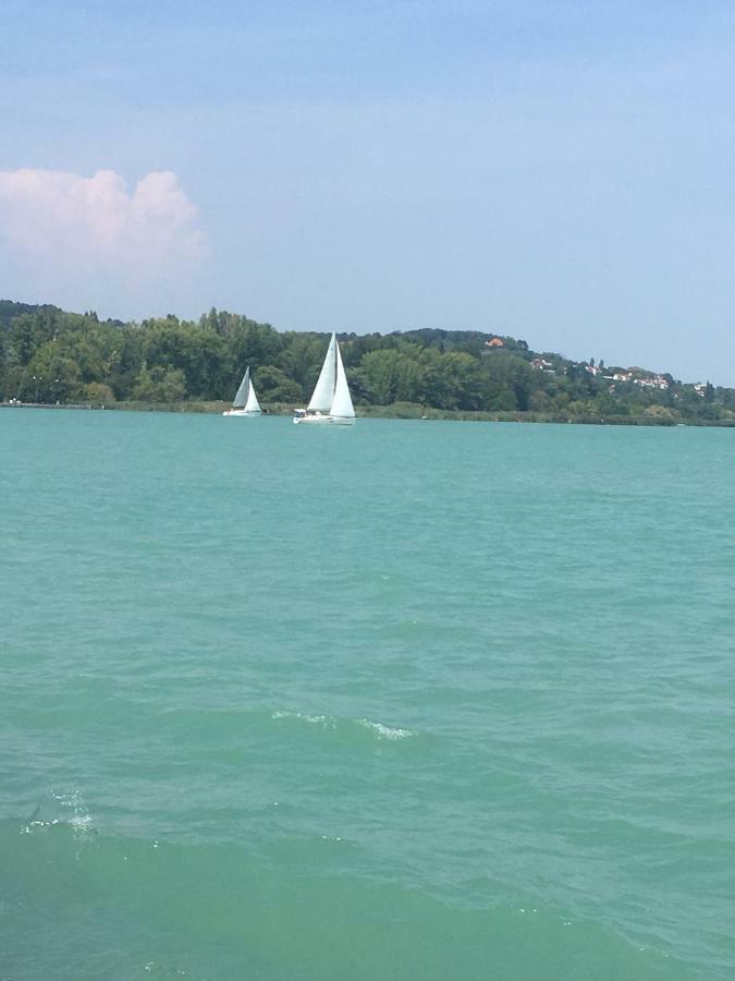 Tieff Apartmanhaz Balatonmariafuerdo Hullamtelep Balatonkeresztúr Extérieur photo